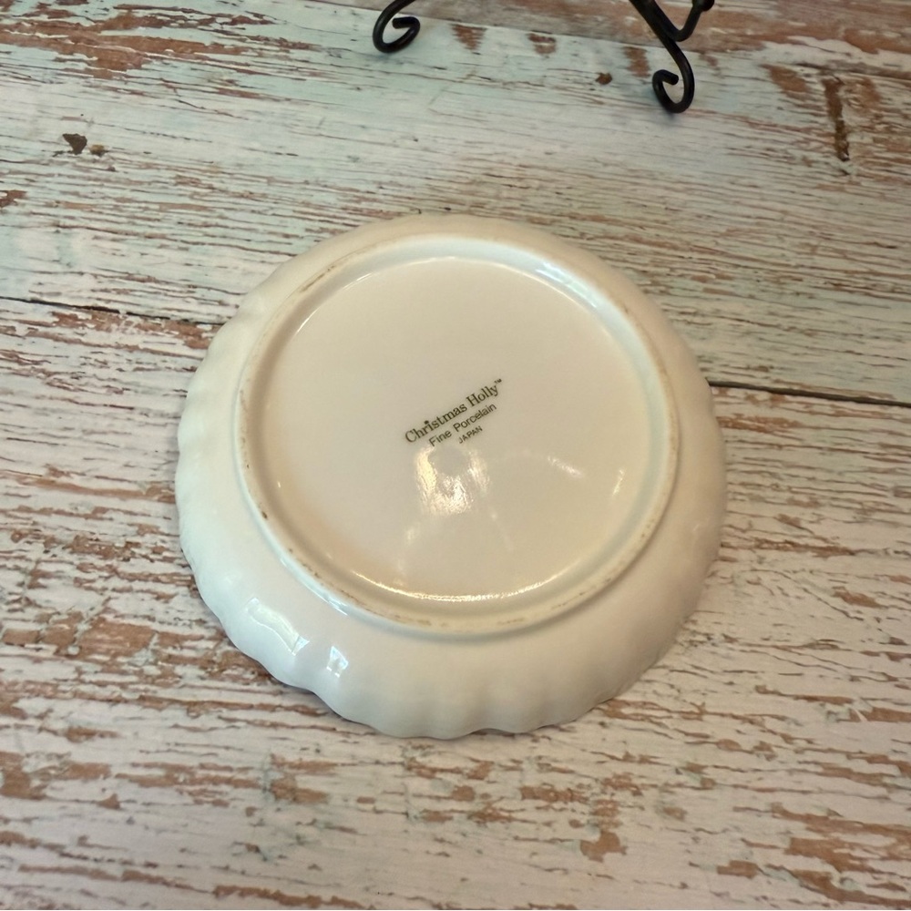 Vintage butter pat trinket dish Christmas Holly Fine Porcelain Japan - Picture 4 of 7